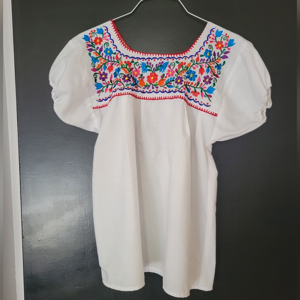 lightweight Mexican theme embroidered top.